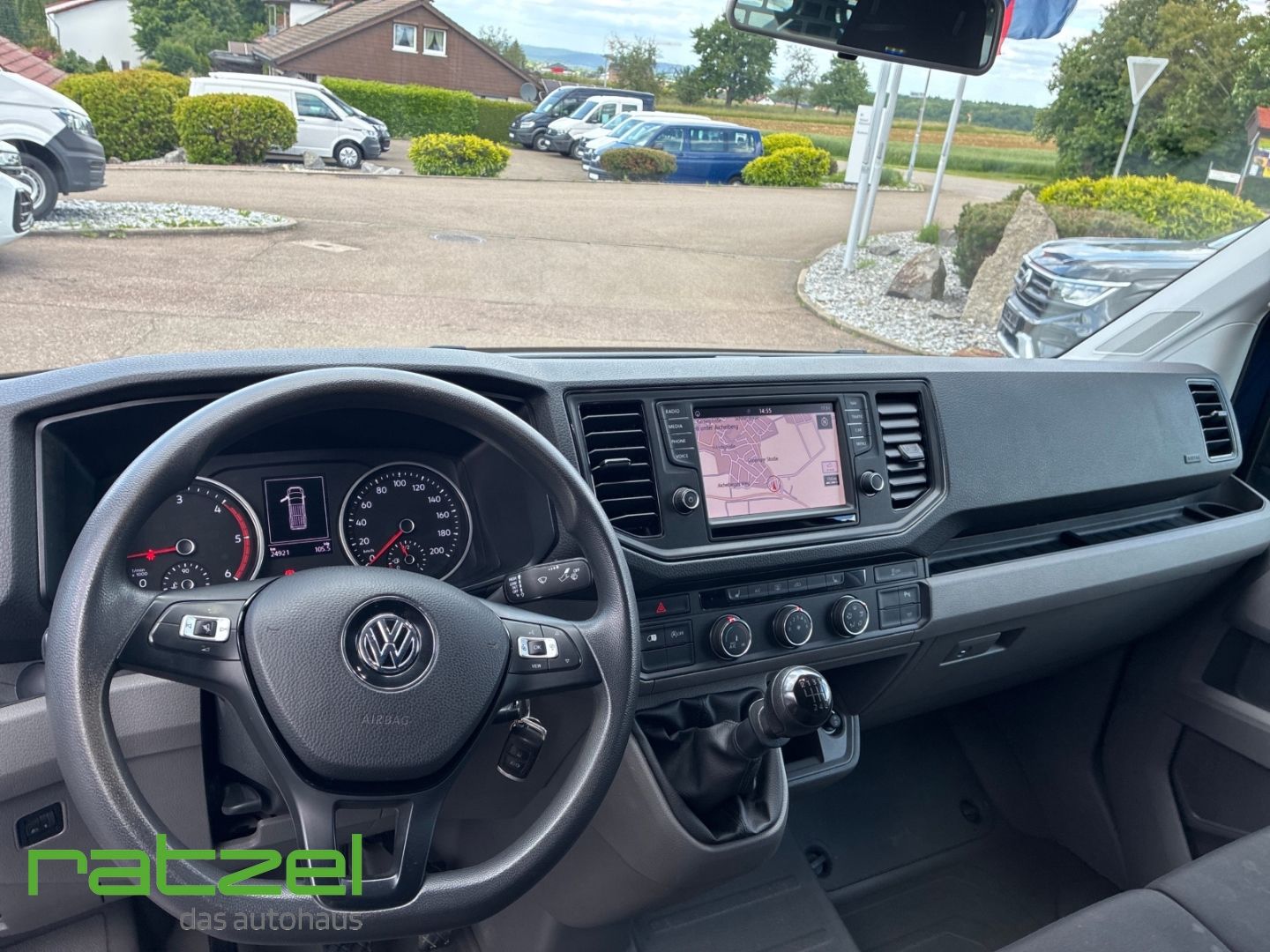 Fahrzeugabbildung Volkswagen Crafter 35 Kasten MR 2.0 TDI StandHZG AHK Navi S