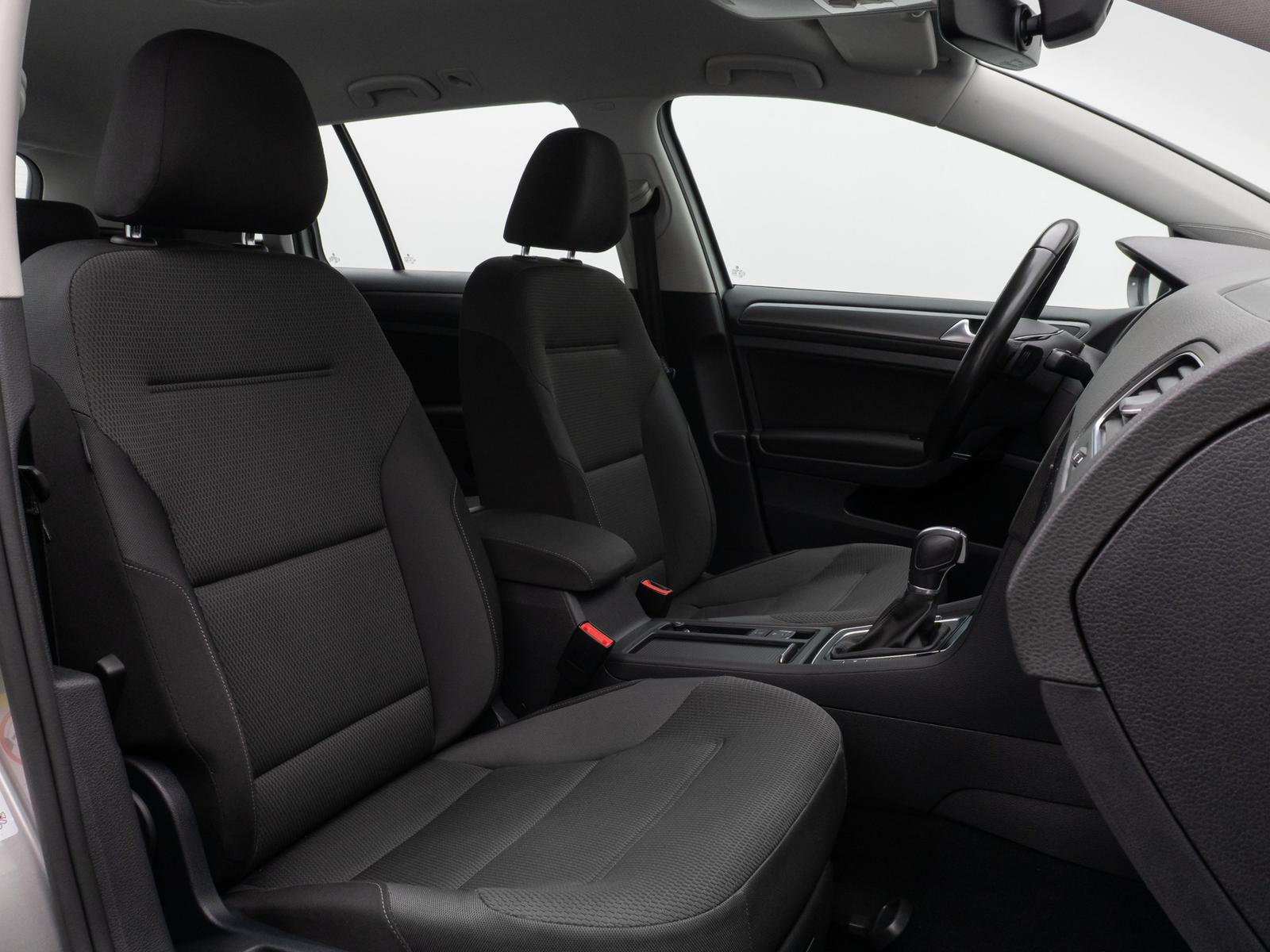 Volkswagen Golf VII Variant Comfortline Navi PDC Standheiz