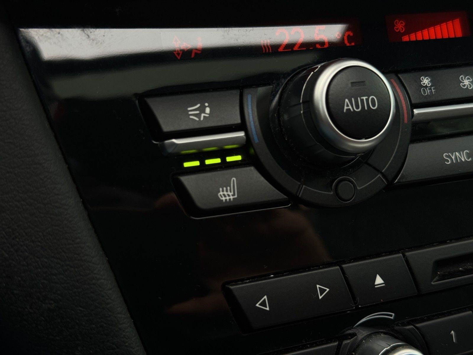 Fahrzeugabbildung BMW X6 xDrive Schiebedach/AHK/360°/M-Paket/H&K