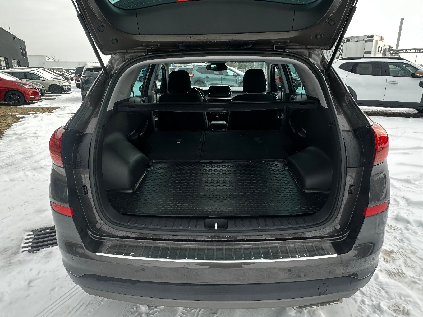 Fahrzeugabbildung Hyundai Tucson 2WD Navi Klimaautom. 2. Hand Top Zustand