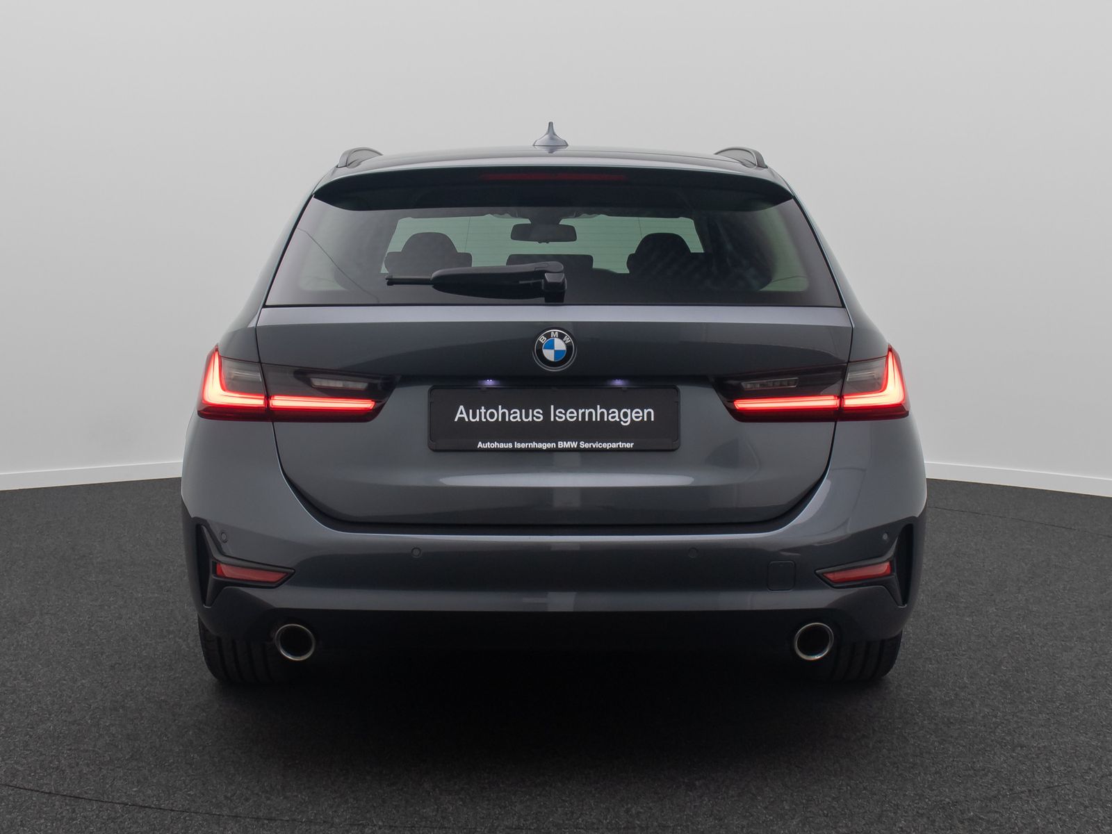 Fahrzeugabbildung BMW 318i GeschwindigReg DAB Alarm PDC LED CockpitPro