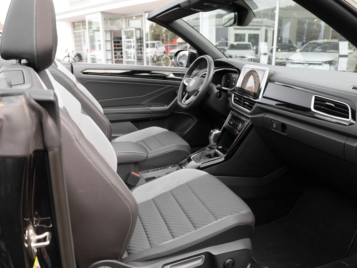 Volkswagen T-Roc CABRIO R-LINE TSI DSG NAVIPRO LM19 IQ.LIGH foto 4