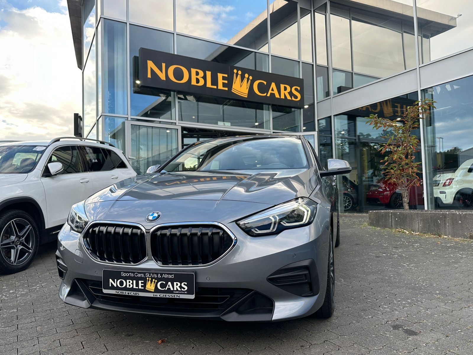 Fahrzeugabbildung BMW 218i Gran Coupe Advantage AHK LED ACC NAVI