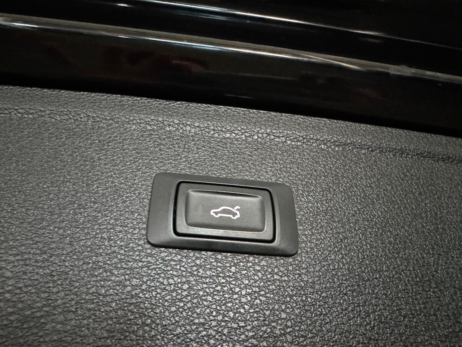 Fahrzeugabbildung Audi Q5 TDI 4X4 ADVANCED SPORT PANO MATRIX B&0 VOLL