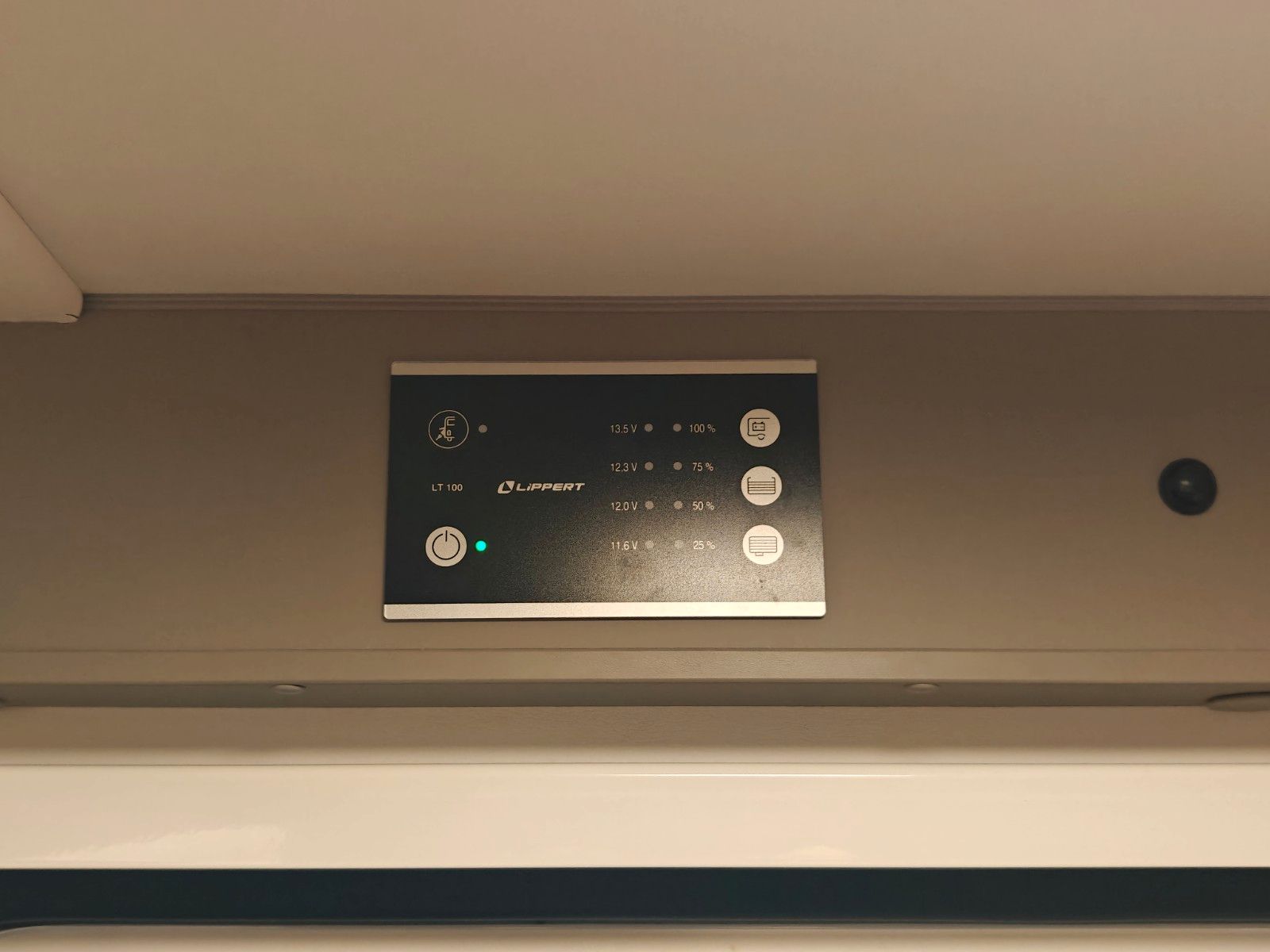 Fahrzeugabbildung Carado T-135 - SAT, TV, 2x Batterie, Solar, Automatik!