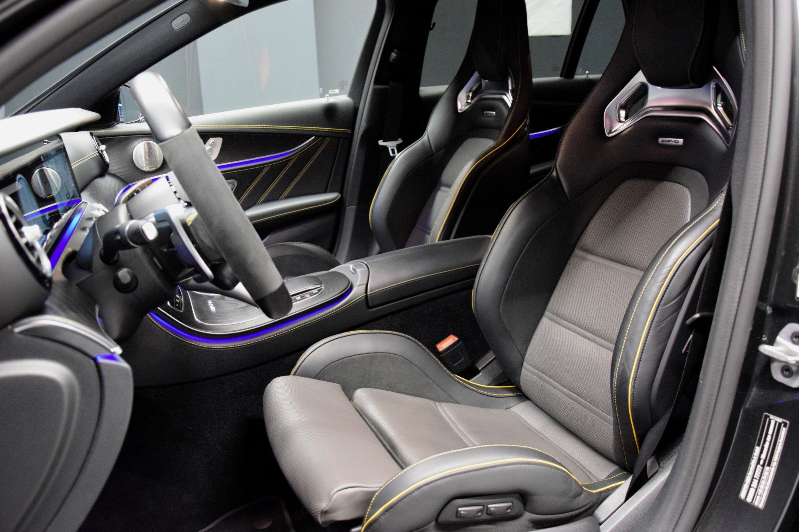 Fahrzeugabbildung Mercedes-Benz E 63 s AMG T 4Matic+ 360° ACC Perf. Sitze Burme.