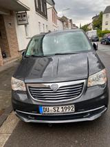 Lancia Voyager 2.8 MultiJet 16v Gold Automatik Gold - Lancia Voyager: Gold
