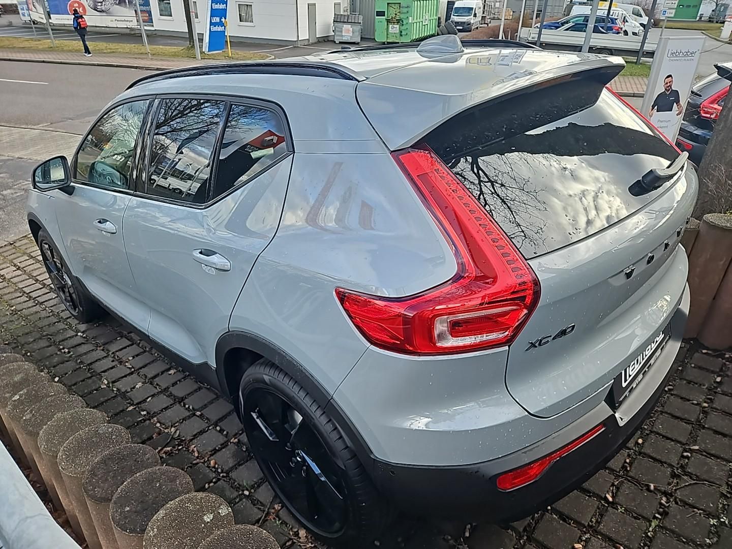Volvo XC40 B3 Plus Black Edition imagem 2