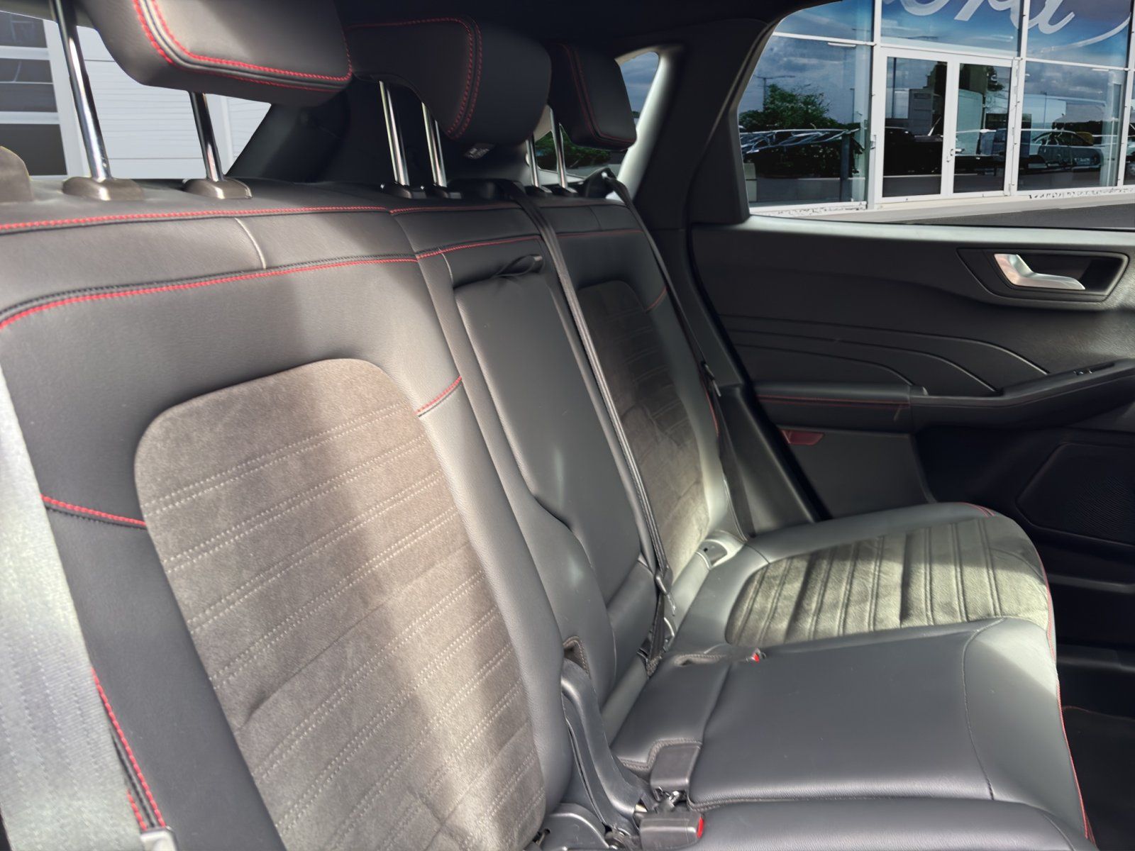 Fahrzeugabbildung Ford Kuga Hybrid ST-Line X