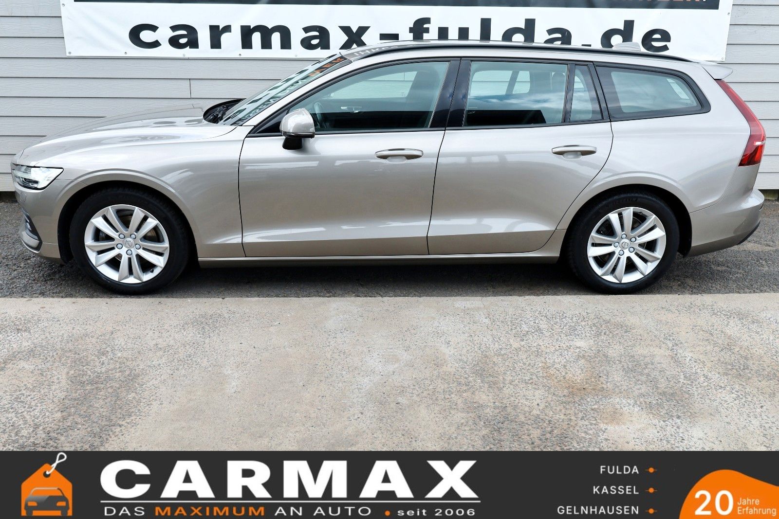 Fahrzeugabbildung Volvo V60 Momentum, T.Leder,Navi,LED,SH,PDC,AHK
