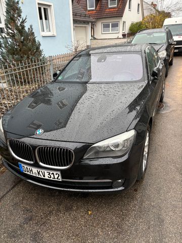 BMW 740Li -