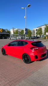 Kia cee'd / Ceed 1.6 T-GDI GT-Challenge GT-Challenge - rote Kia cee'd / Ceed