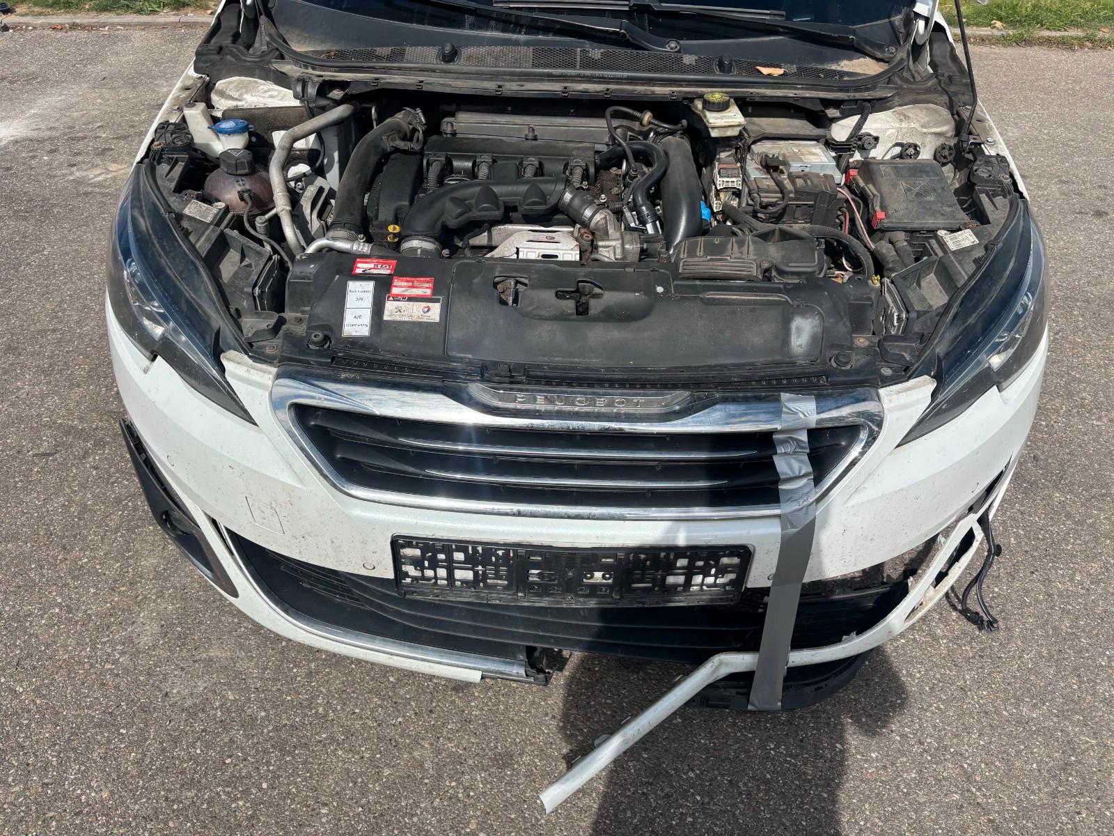 Peugeot 308 2015 — photo 10
