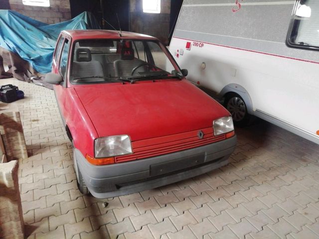 Renault R5