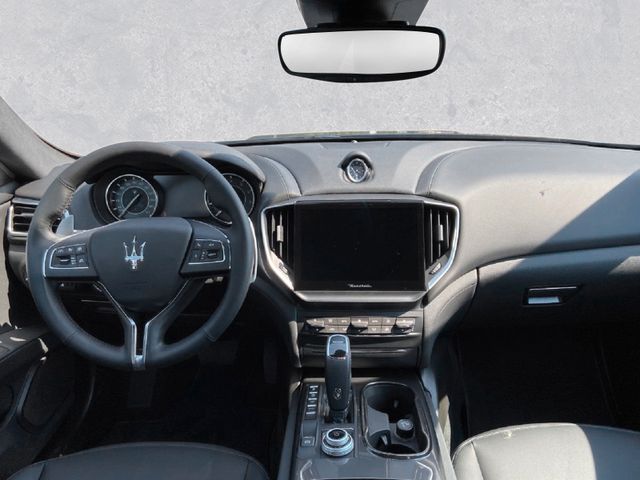 Fahrzeugabbildung Maserati Ghibli GT Mild-Hybrid MJ22 ACC