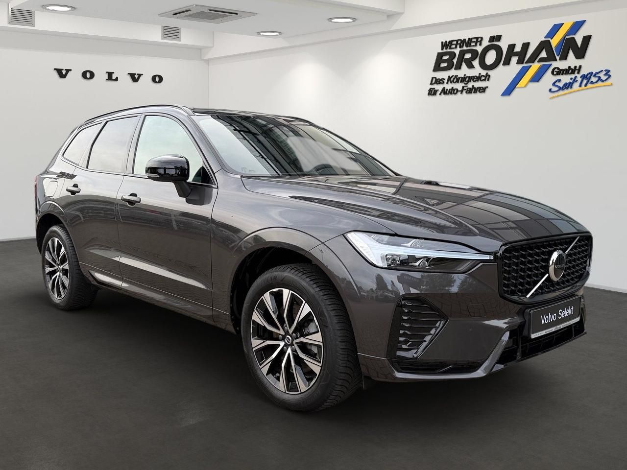 Fahrzeugabbildung Volvo XC60 B4 Benzin Plus Dark 2WD