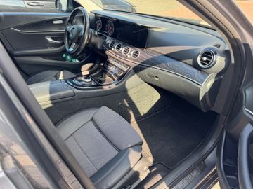 Mercedes E 220 - 7