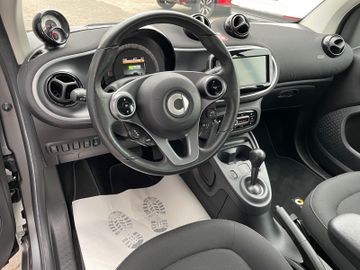 Fahrzeugabbildung Smart ForTwo Coupe EQ Passion SHZ LHZ PDC DAB uvm.