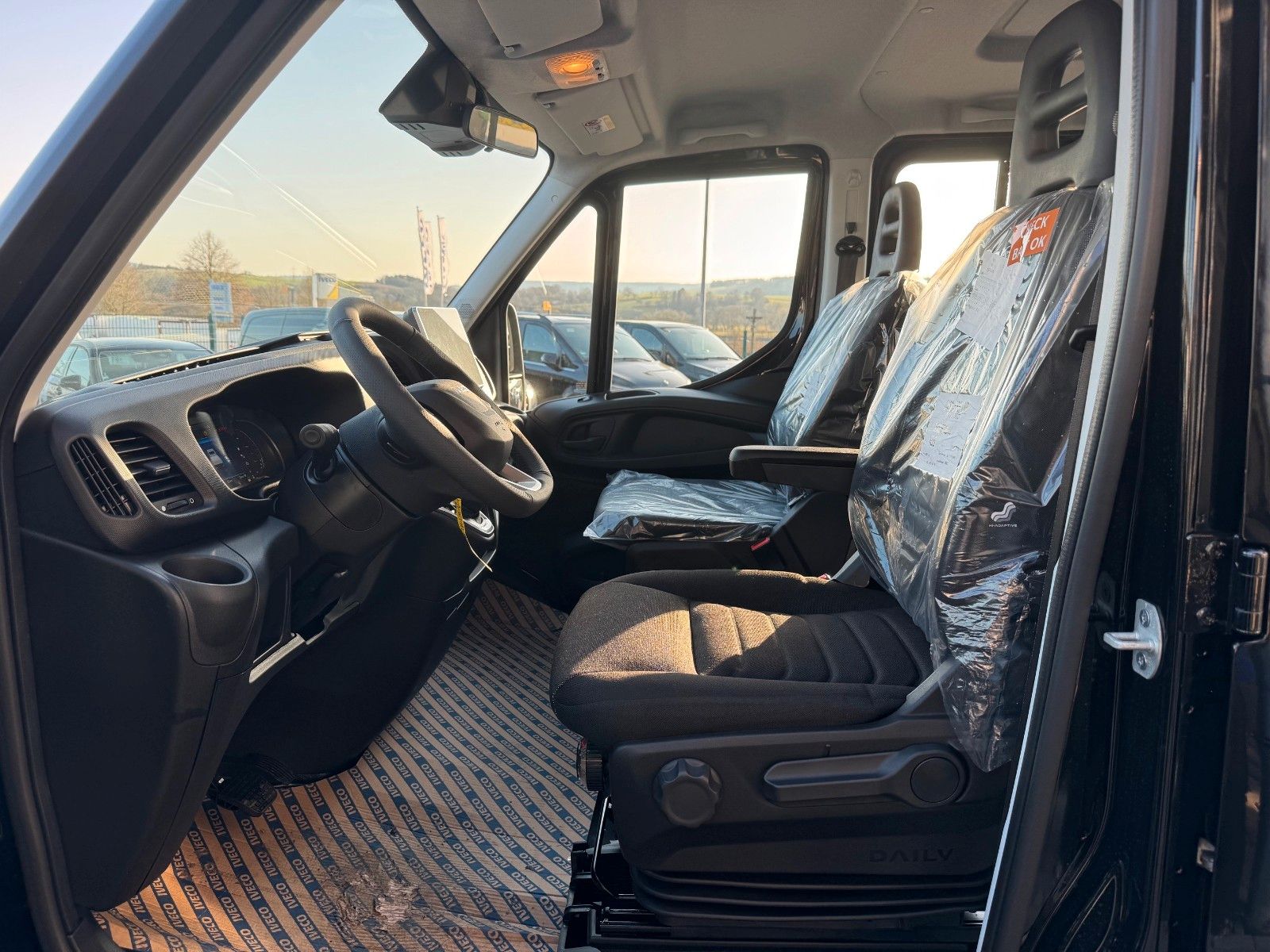 Fahrzeugabbildung Iveco Daily 35C21 HA8 3.0L DoKa *Automatik*R3.450mm*