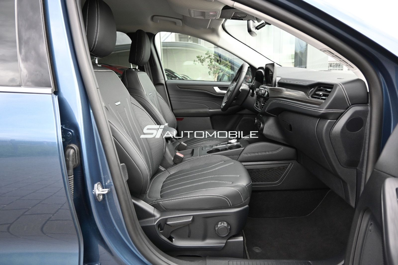 Fahrzeugabbildung Ford Kuga 2.0 D Aut. 4WD VIGNALE °ACC°HEAD-UP°STANDHZ