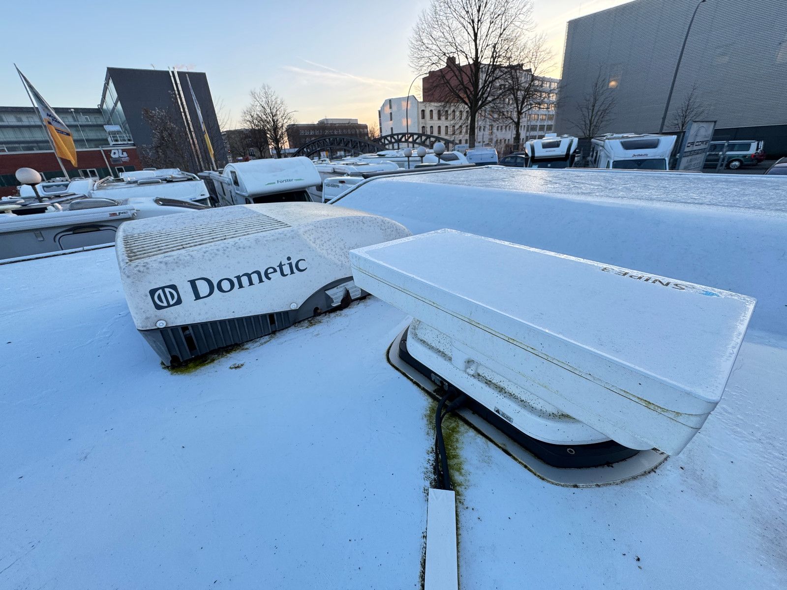 Fahrzeugabbildung LMC TOURER LIFT H 730 G DACHKLIMA SAT SKYROOF HUBBET
