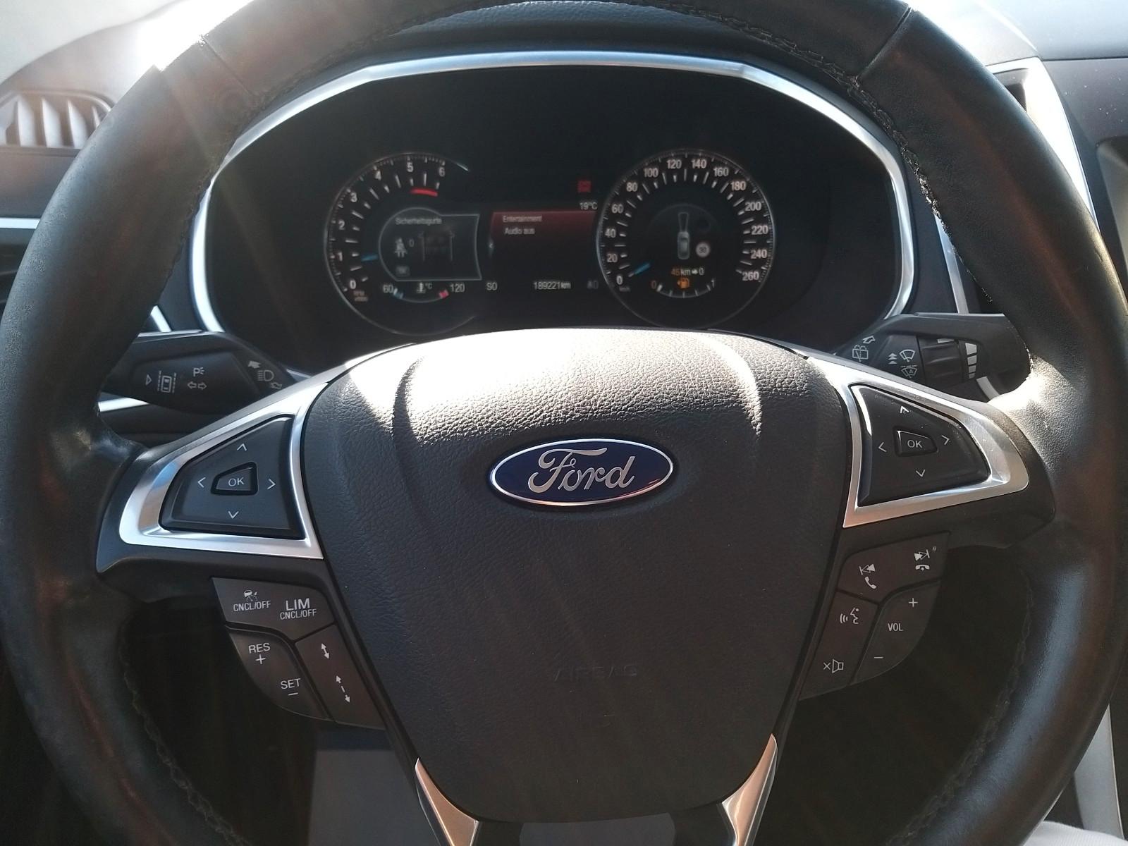 Ford Edge Titanium 4x4 *Automati*Leder*Navi*