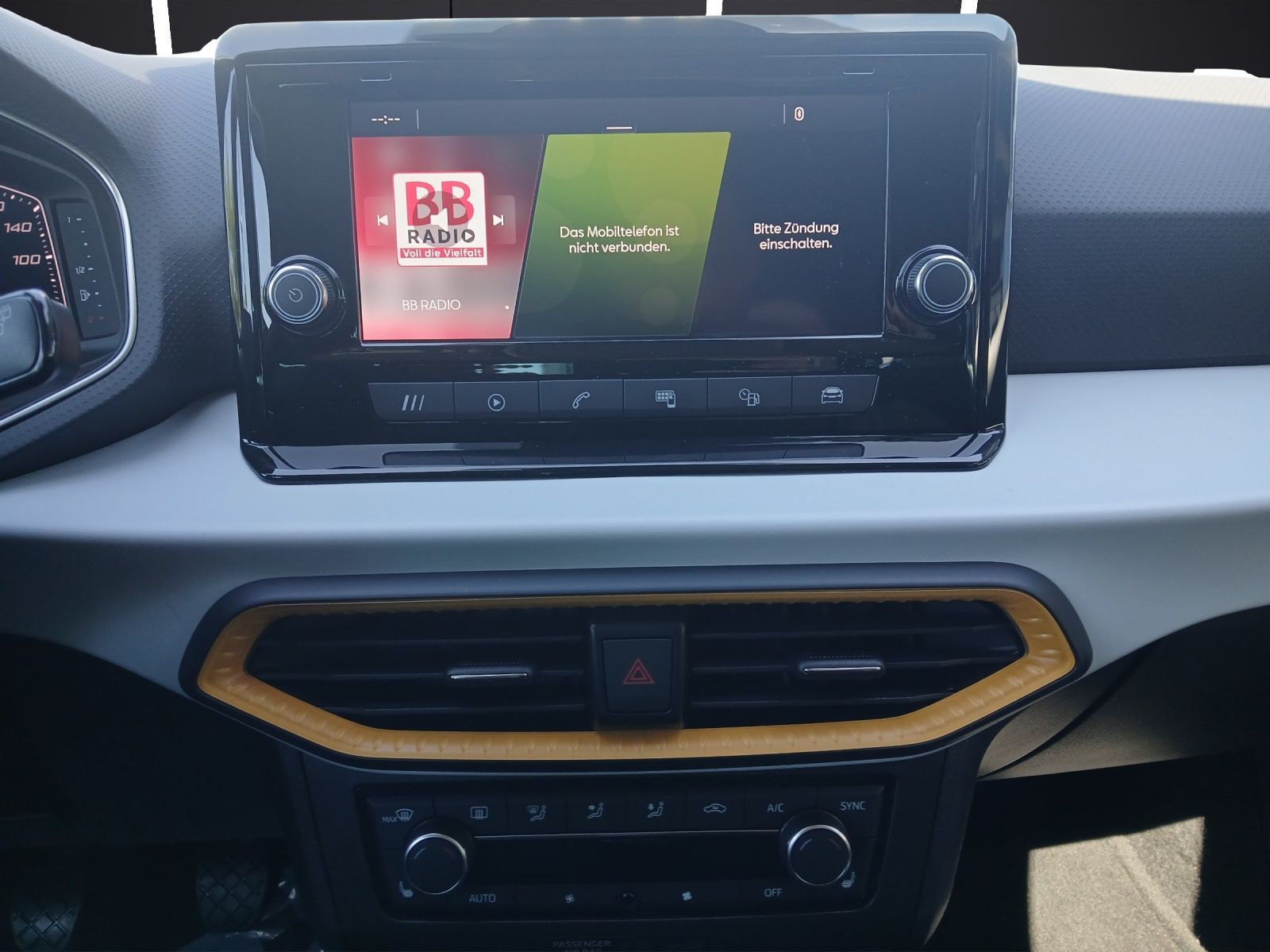 Fahrzeugabbildung SEAT Ibiza TSI Style LED Climatronic GRA PDC SH LM