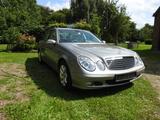 Mercedes-Benz E 240 CLASSIC - Mercedes-Benz E 240 mit Benzin-Antrieb