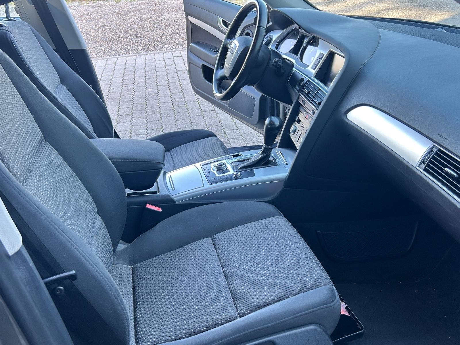 Audi A6 2011 — photo 7