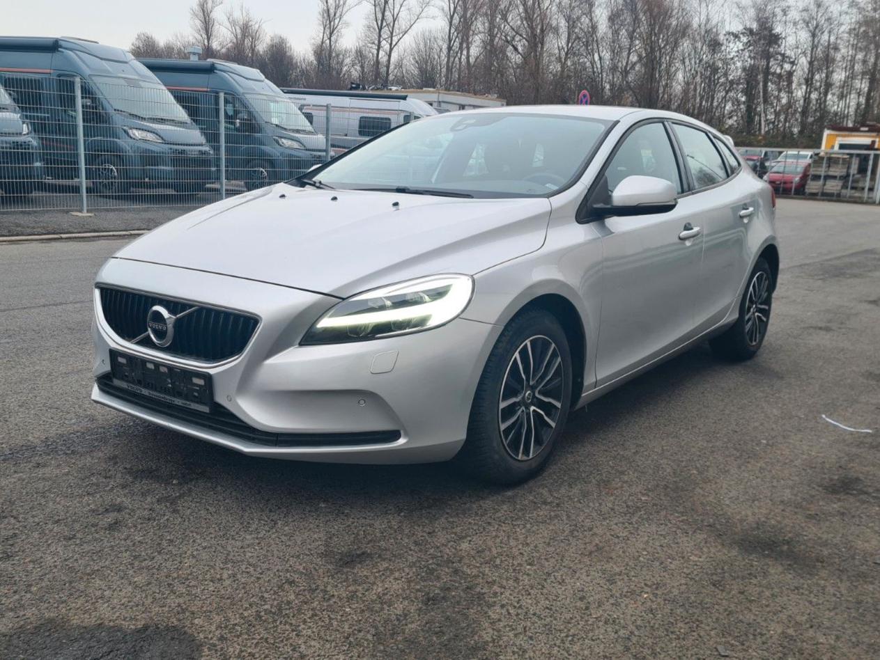 Volvo V40 Momentum, Automatik, Navi, LED, Garantie