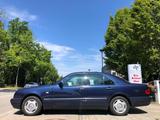 Mercedes-Benz E 230 ELEGANCE+++TOP ANGEBOT+++ - Mercedes-Benz E 230 mit Benzin-Antrieb