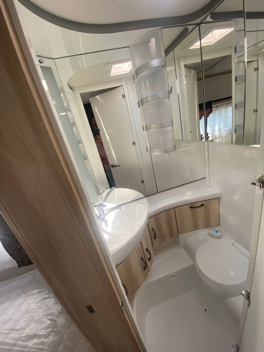 Fahrzeugabbildung Hobby De Luxe 460 LU *1.500Kg*Einzelbetten*Tageszul.