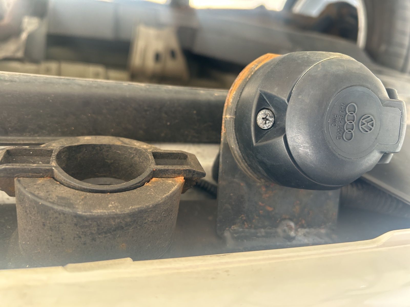 Fahrzeugabbildung Volkswagen T6 Multivan T6.1 TDI Gen Six NAVI AHK LED STANDH