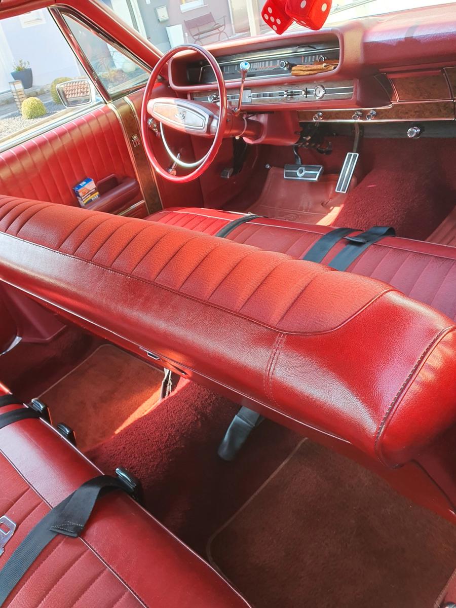 Ford LTD 4-Door Hardtop Sedan
