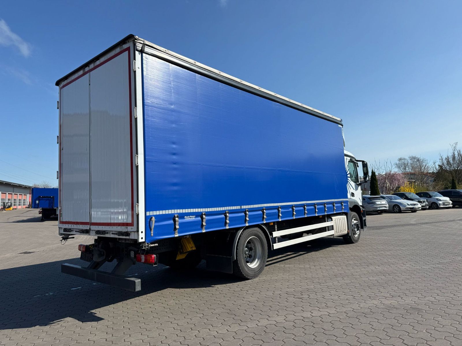 Fahrzeugabbildung Mercedes-Benz Antos 1835 L - 4x2 Schiebeplane