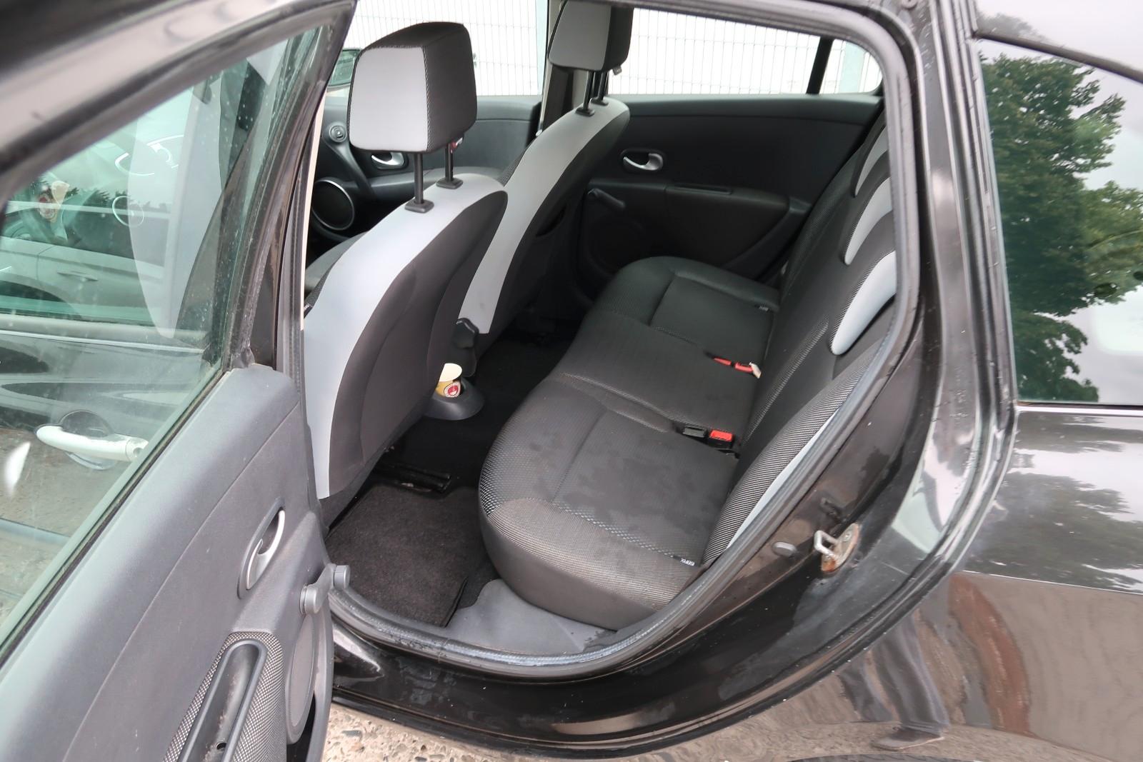 Renault Clio 2009 — photo 14