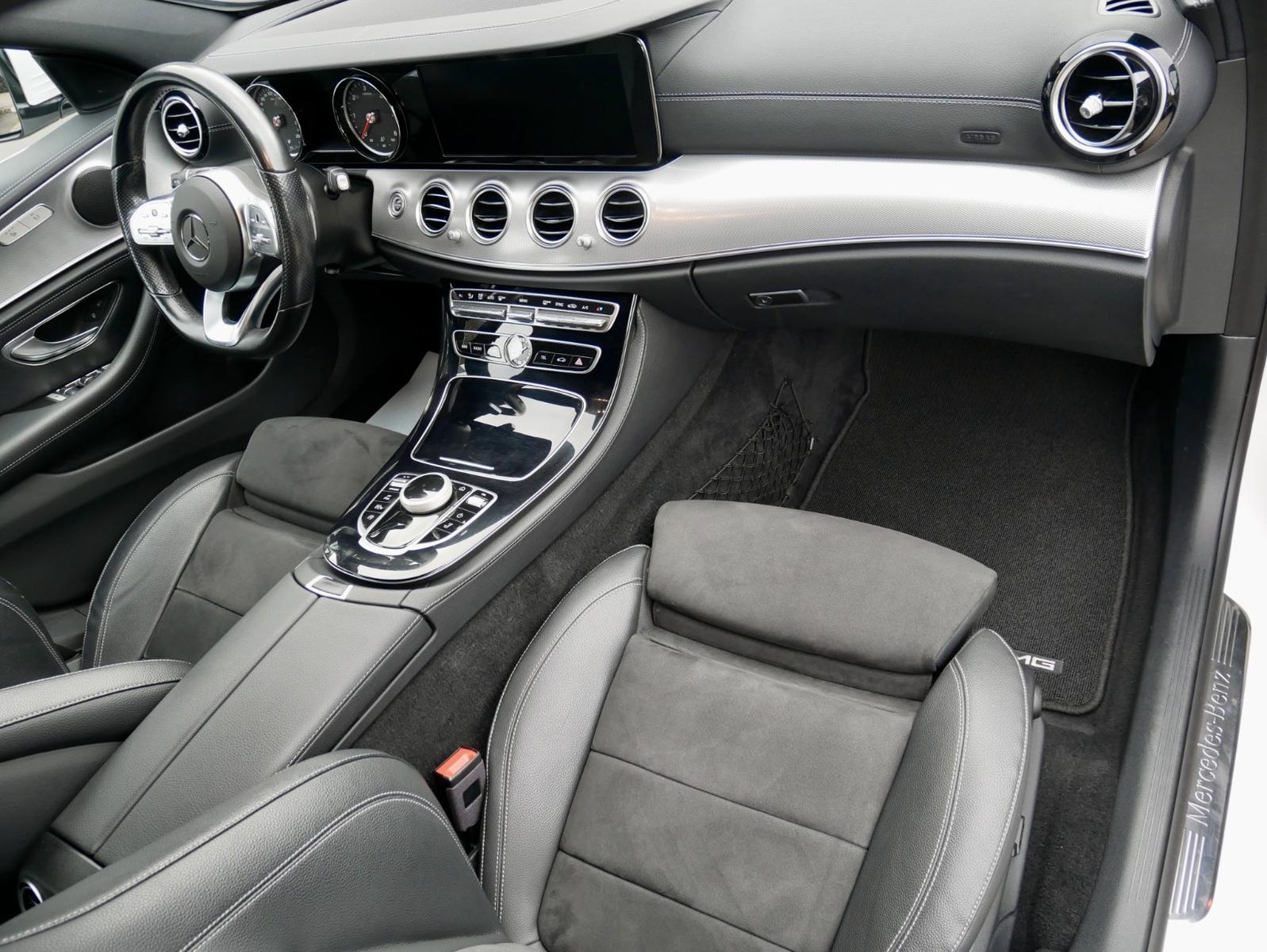 Mercedes-Benz E 220d  AMG Line 4Matic+AHK+LED+S-HEFT