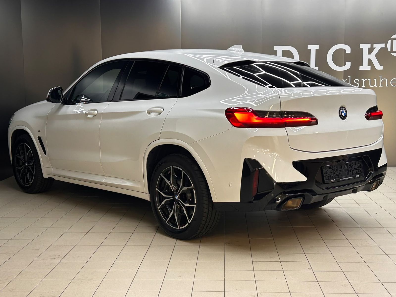 Fahrzeugabbildung BMW X4 xDr M Sport SHADO+LEDER+LED+NAVI+KAMER+TEMP+