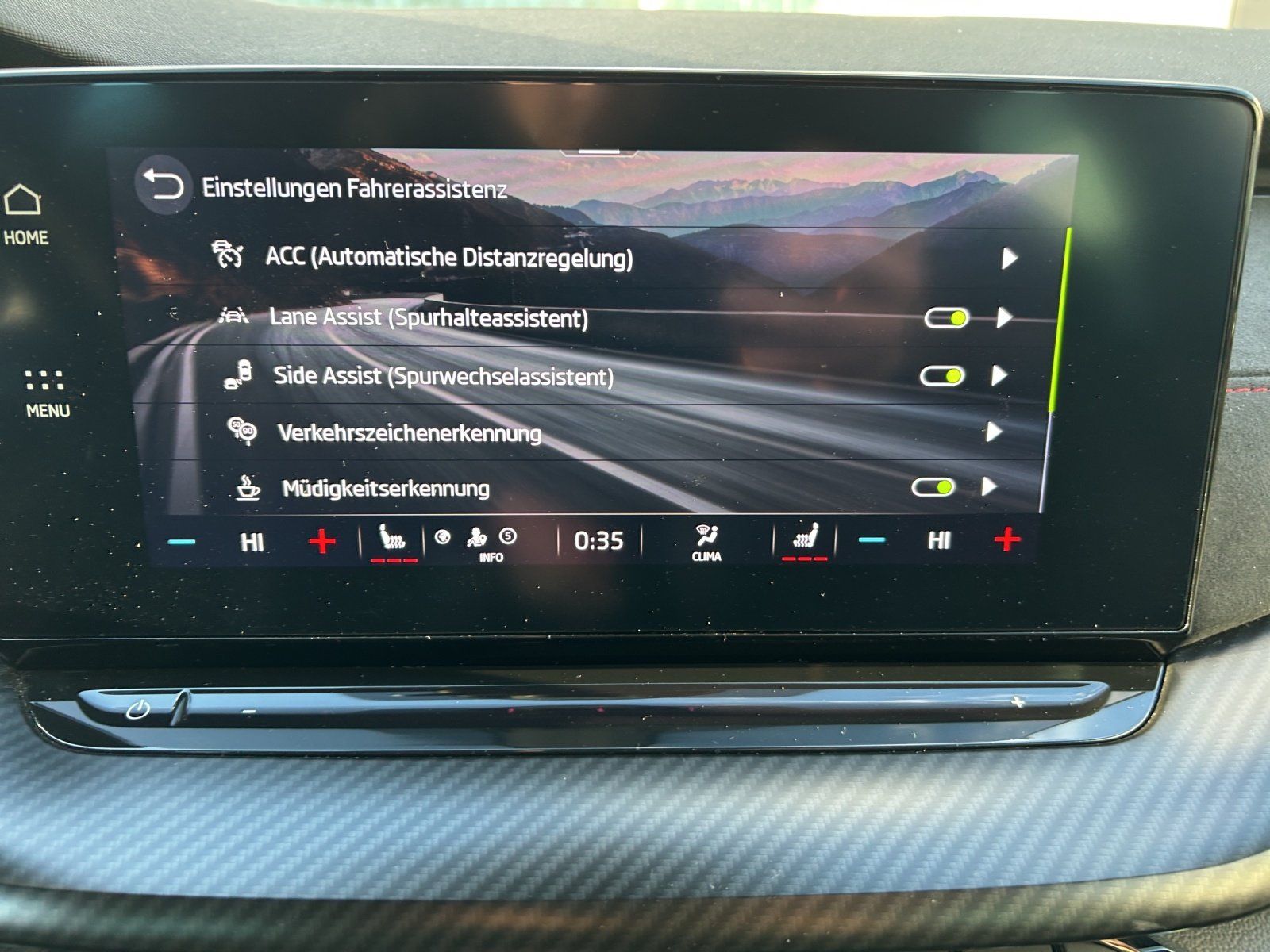 Fahrzeugabbildung SKODA Octavia Combi 2.0 TDI RS+/KAMERA/HUD/ACC/VIRTUAL