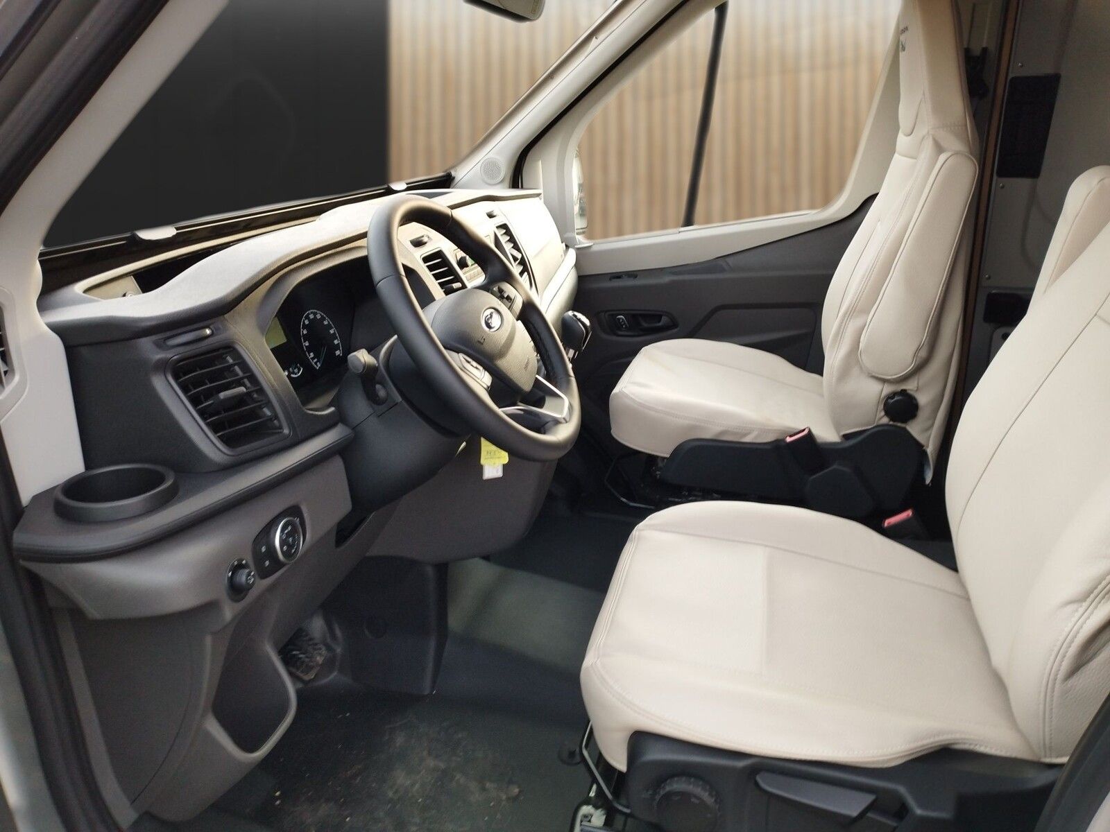 Fahrzeugabbildung Karmann Dexter 4x4 DE 570 AW Allrad 4x4, RFK, AHK