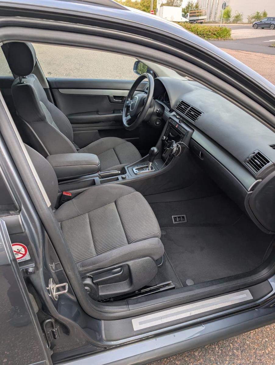 Audi A4 2005 — photo 9