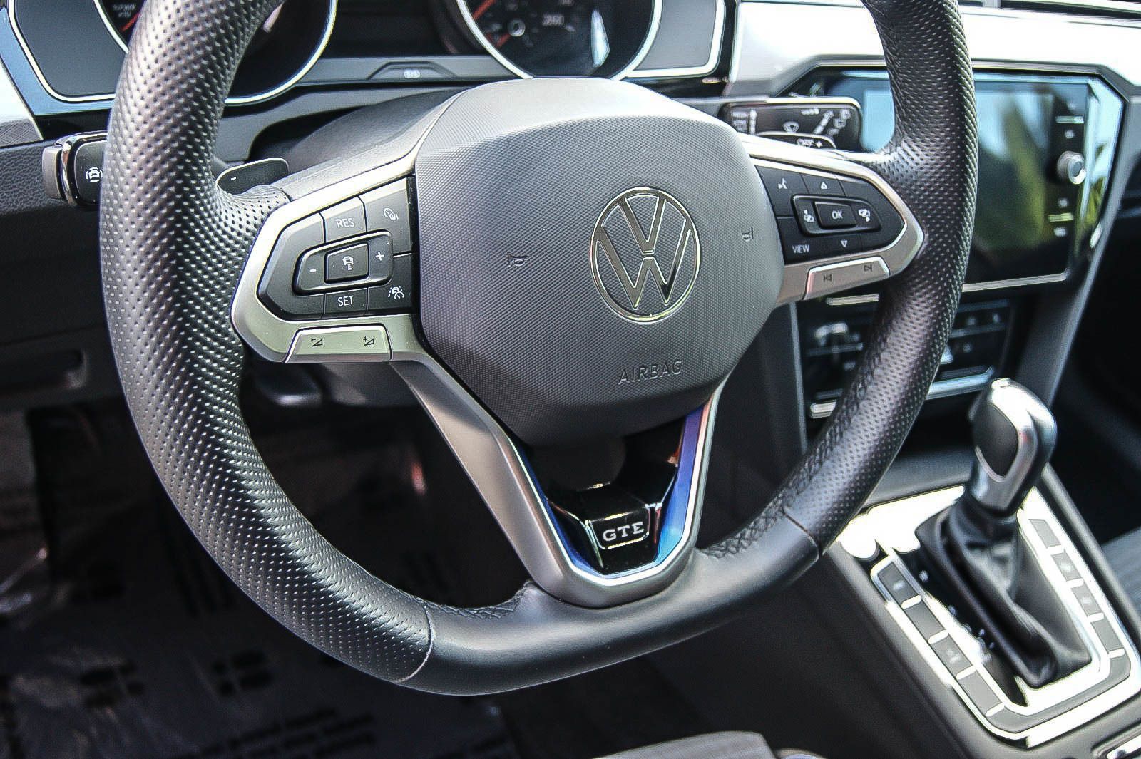 Fahrzeugabbildung Volkswagen Passat Variant HYBRID GTE IQ NAVIGATION 1.HAND