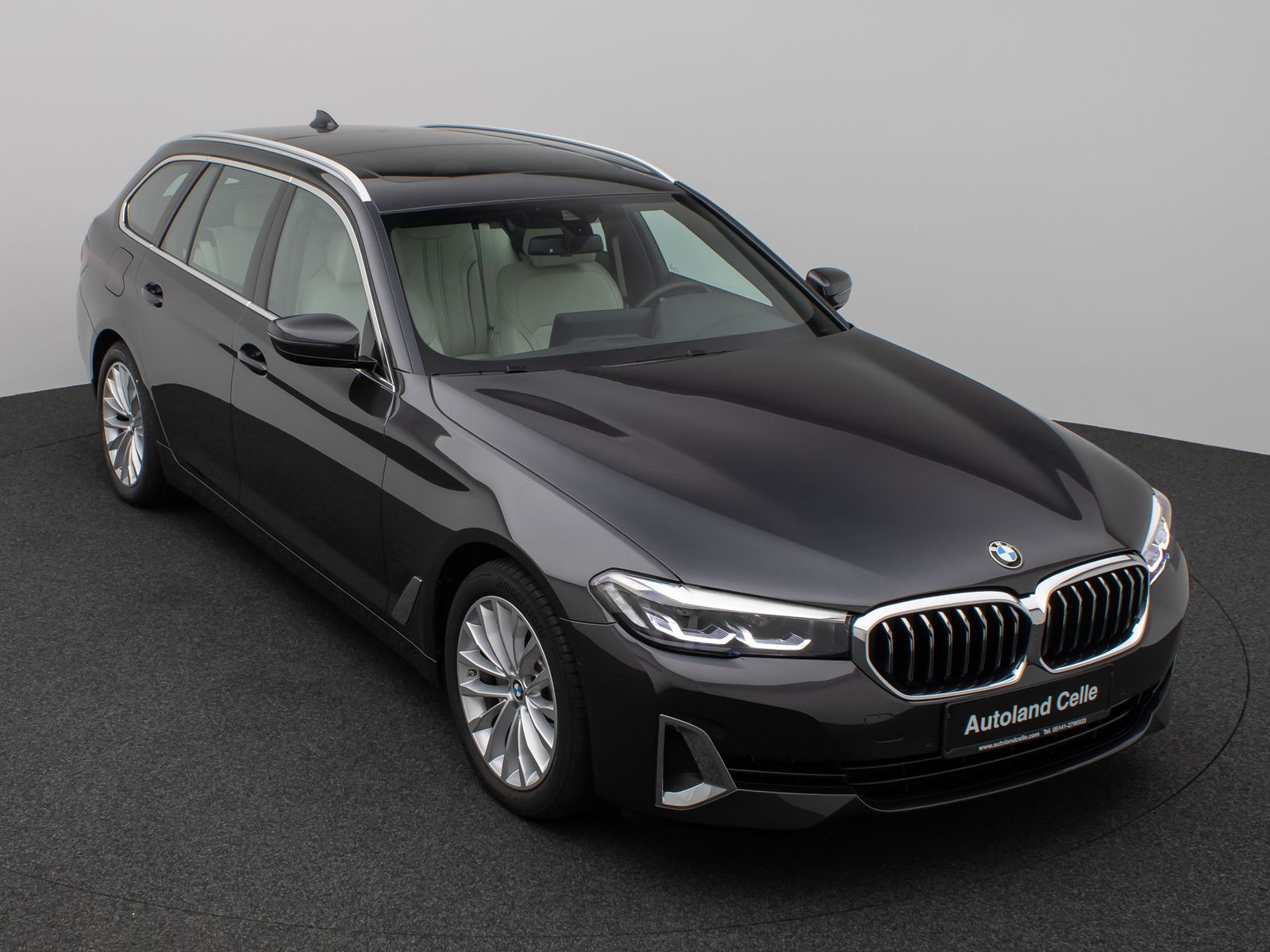 Fahrzeugabbildung BMW 520d  xD Luxury Line Panorama Kamera DAB H/K AHK