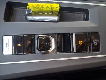 Volkswagen Golf VIII 1.4 Style KeyLess+LED+Massage+Navi+SHZ