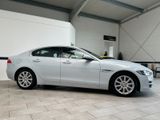 Jaguar XE 25t 240PS Portfolio Aut. Navi*Leder*Xenon* - Jaguar XE aus 2016