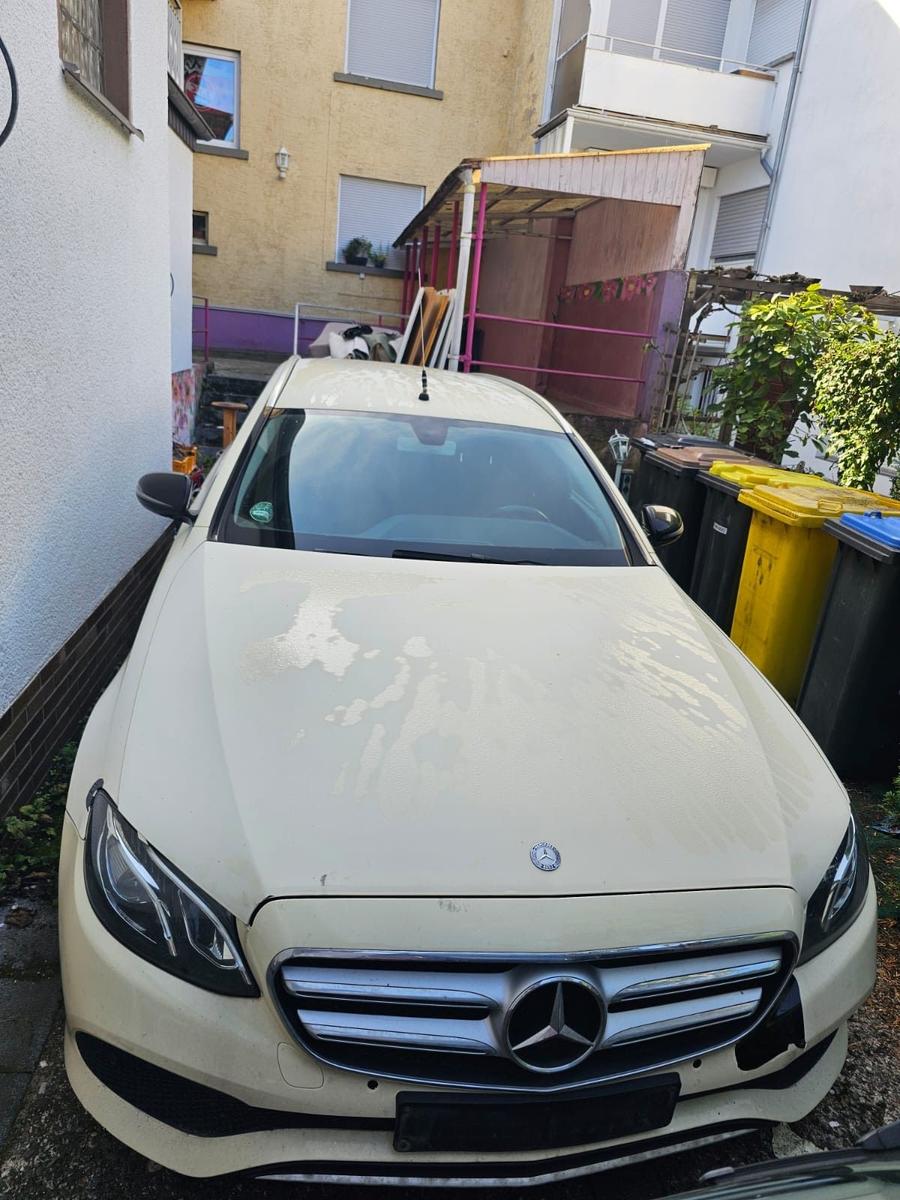 Mercedes-Benz 220