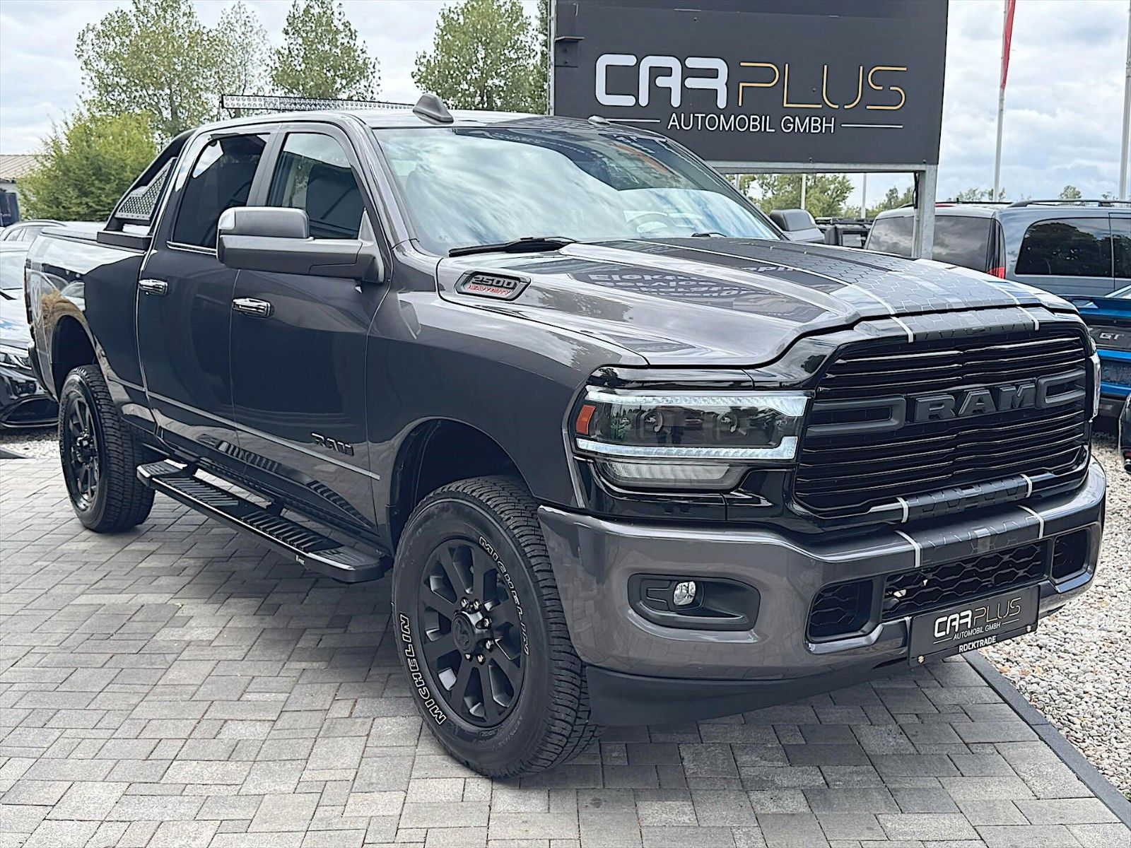 Fahrzeugabbildung Dodge RAM 2500 6.4 HEAVY DUTY OFFROAD CrewCab 4x4 LED