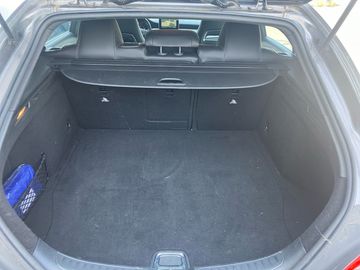 Mercedes CLA 200 Shooting Brake - 12
