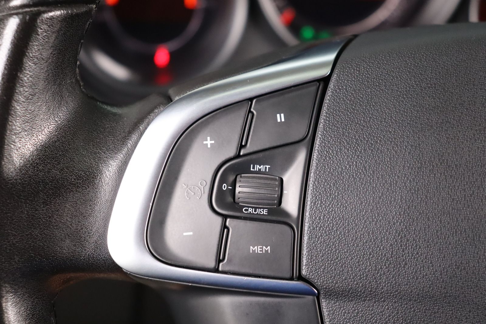 Fahrzeugabbildung Citroën C4 1.6 * HU 03.2028 * Selection