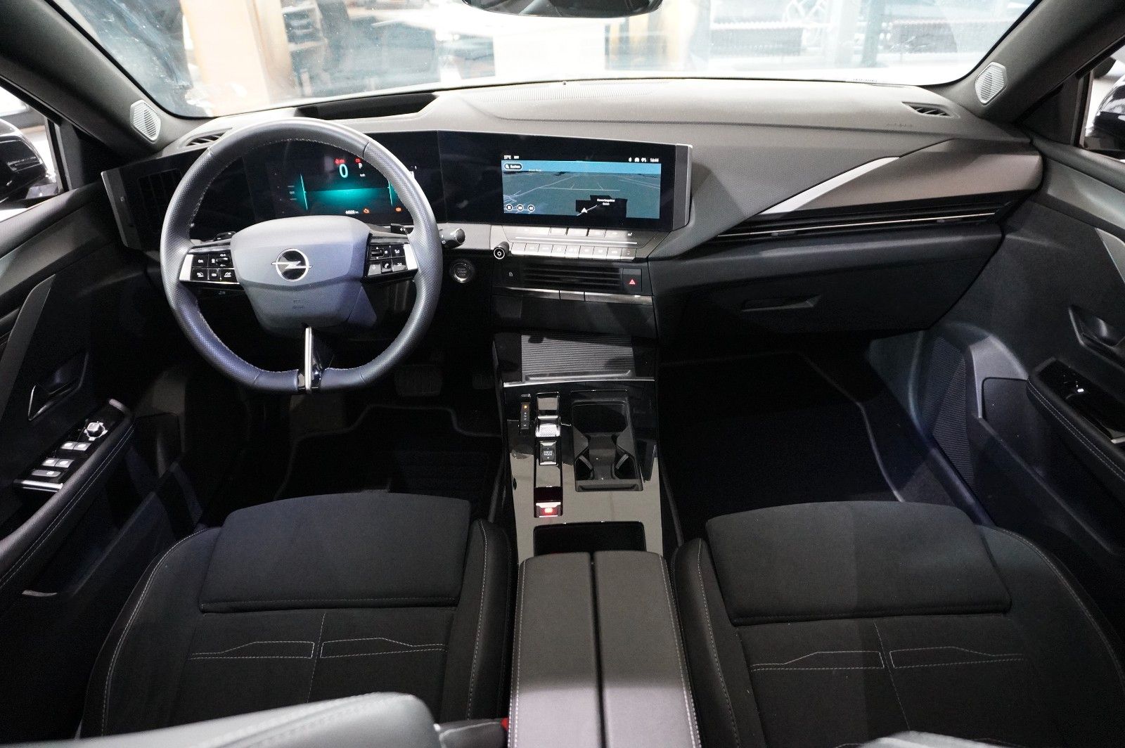 Fahrzeugabbildung Opel Astra L ST 1.2 HYBRID GS NAVI/LED/SPORT/PANO/HUD